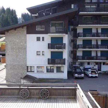 Les Gets: 2 Ch, Balcon, Au Pied Des Pistes - Fr-1-623-132